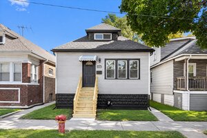 Photo of 9331 S Woodlawn Avenue Chicago IL 60619