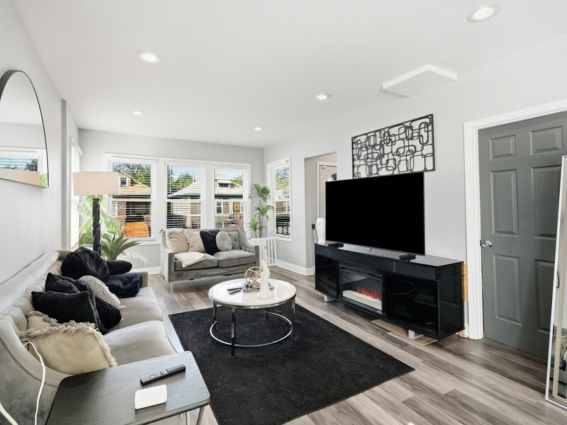 9345 S Harper Avenue Chicago IL 60619