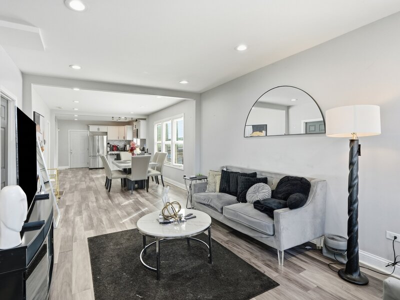 9345 S Harper Avenue Chicago IL 60619