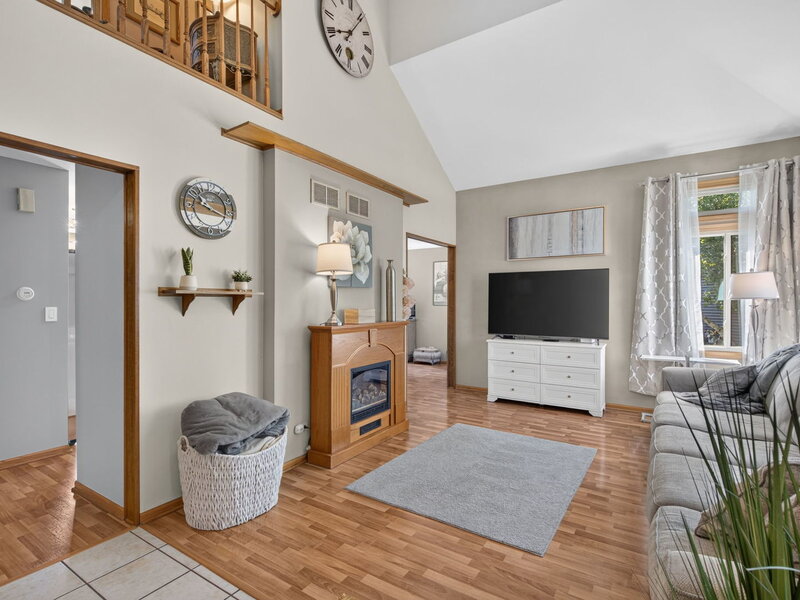 312 Badger Court Oswego IL 60543