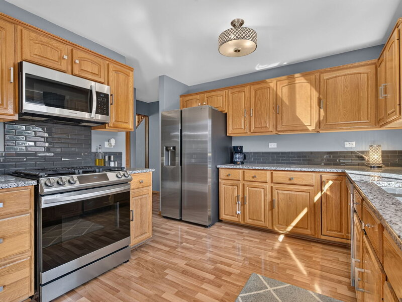 312 Badger Court Oswego IL 60543