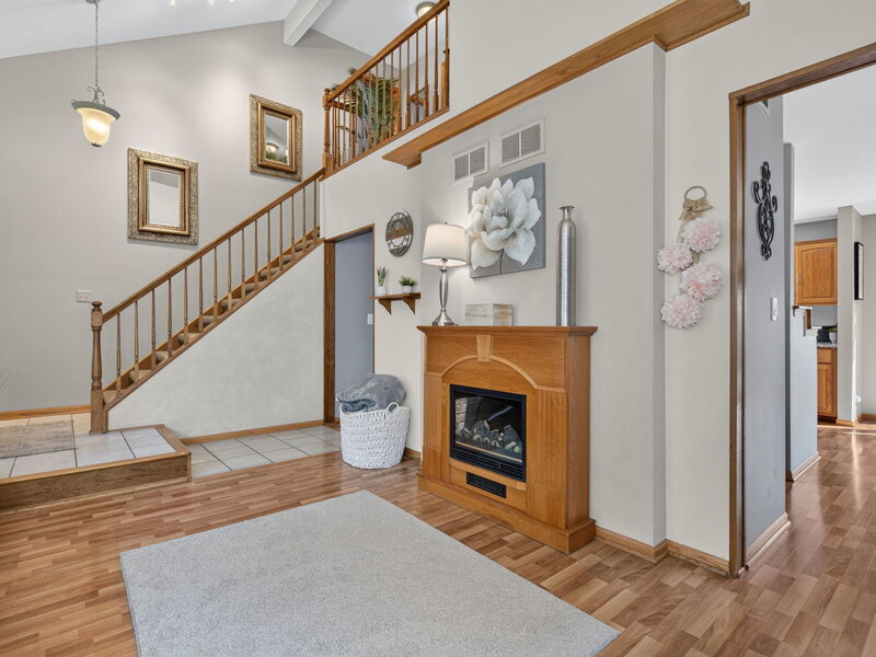312 Badger Court Oswego IL 60543