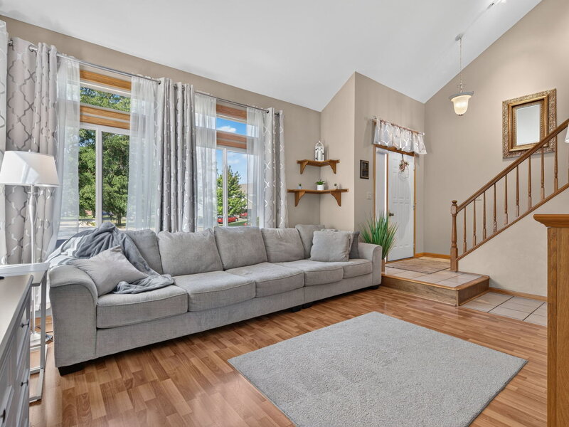312 Badger Court Oswego IL 60543