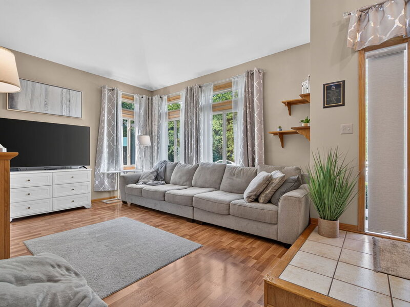 312 Badger Court Oswego IL 60543