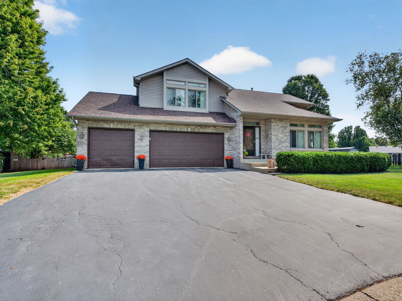 312 Badger Court Oswego IL 60543