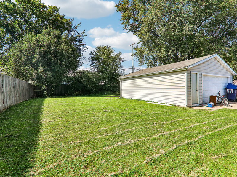 3468 Charleston Road Waukegan IL 60087