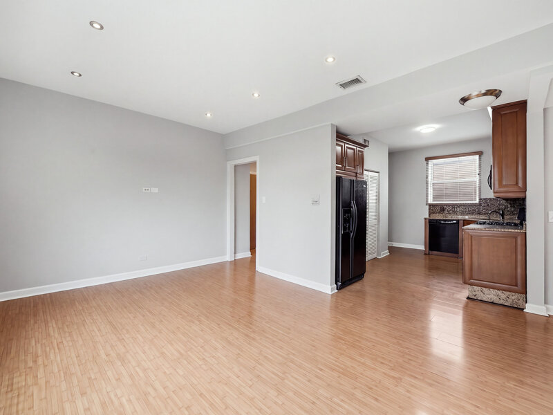2121 N Saint Louis Avenue Chicago IL 60647