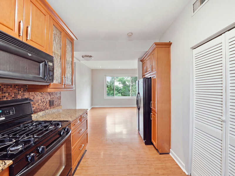 2121 N Saint Louis Avenue Chicago IL 60647