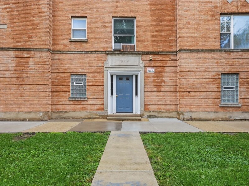 2121 N Saint Louis Avenue Chicago IL 60647
