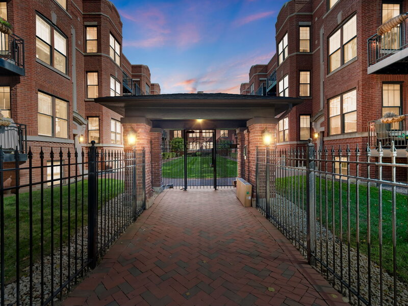2705 N Mildred Avenue Chicago IL 60614