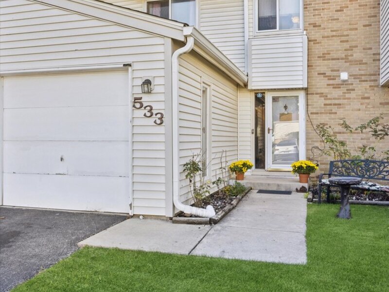 533 Jordan Way Bolingbrook IL 60440