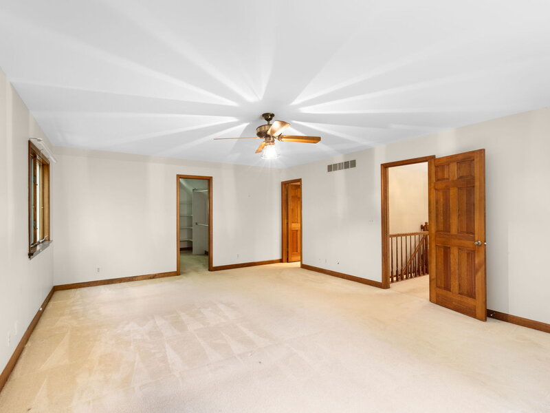 37 Crane Road St. Charles IL 60175