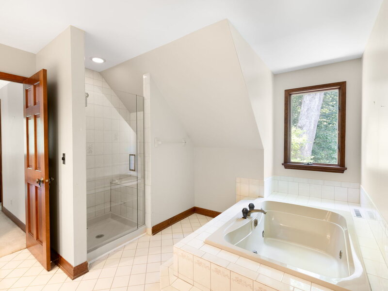 37 Crane Road St. Charles IL 60175