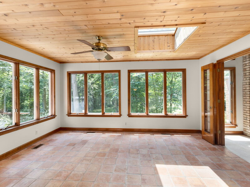 37 Crane Road St. Charles IL 60175