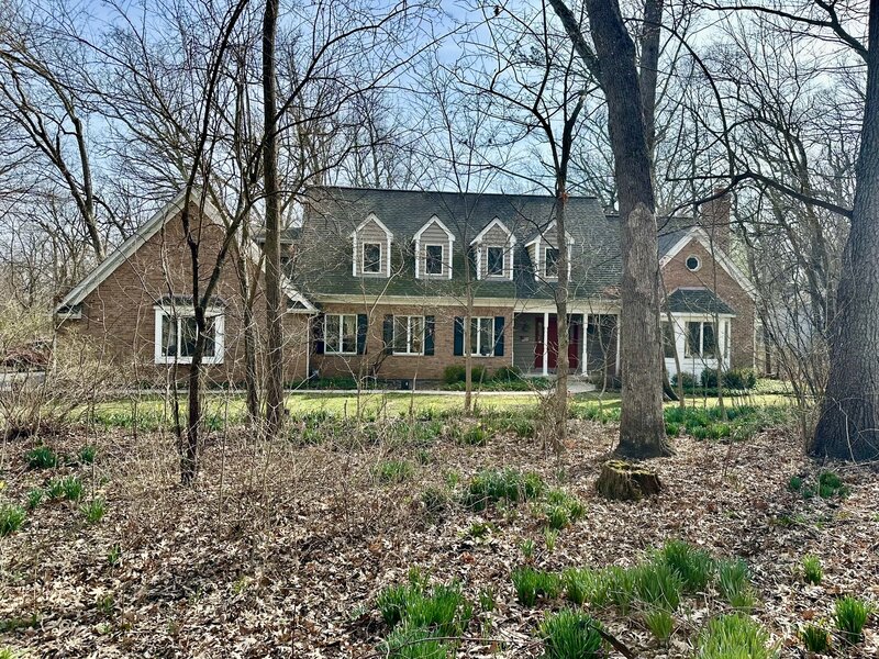 37 Crane Road St. Charles IL 60175