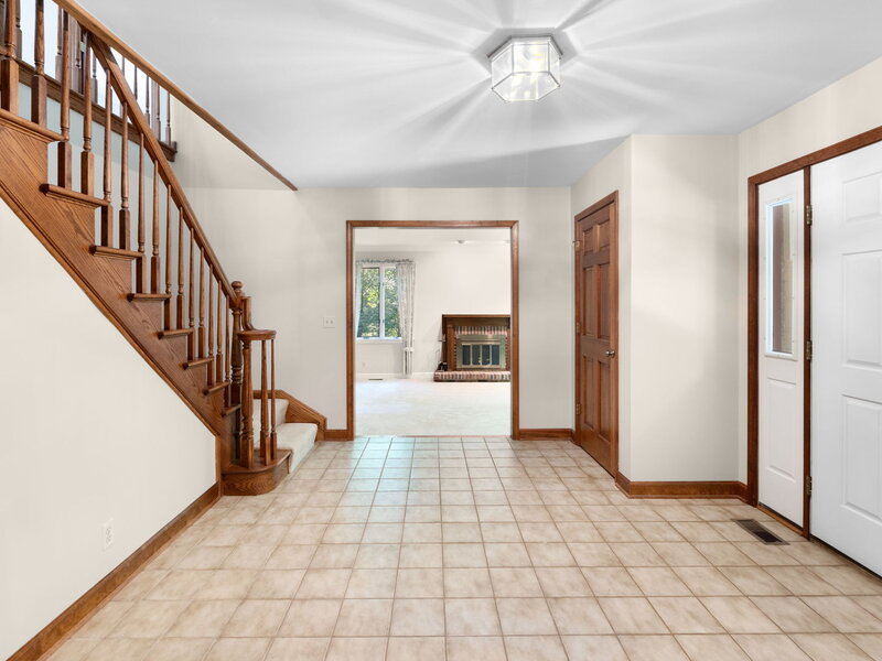 37 Crane Road St. Charles IL 60175