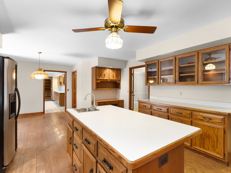 37 Crane Road St. Charles IL 60175
