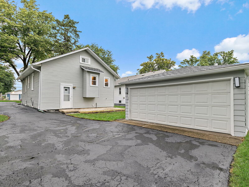 143 E Division Street Villa Park IL 60181