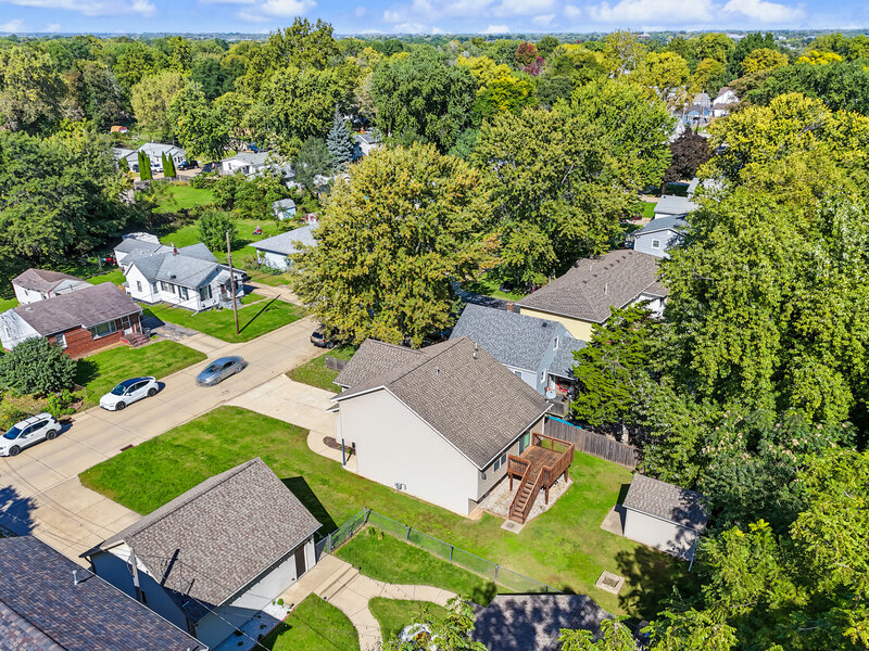 823 31st Street Bettendorf IA 52722