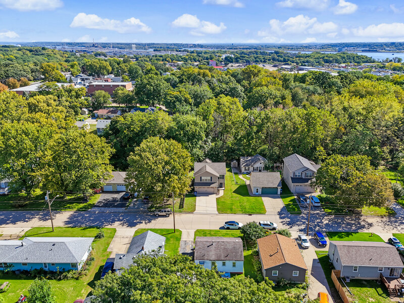 823 31st Street Bettendorf IA 52722
