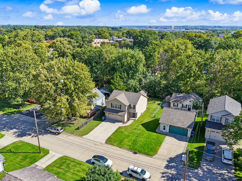823 31st Street Bettendorf IA 52722