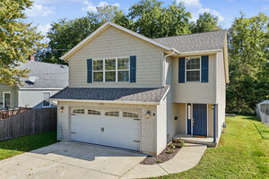 Photo of 823 31st Street Bettendorf IA 52722