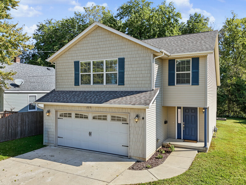 823 31st Street Bettendorf IA 52722