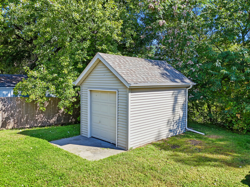 823 31st Street Bettendorf IA 52722