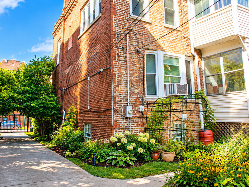 7225 S Yates Boulevard Chicago IL 60649