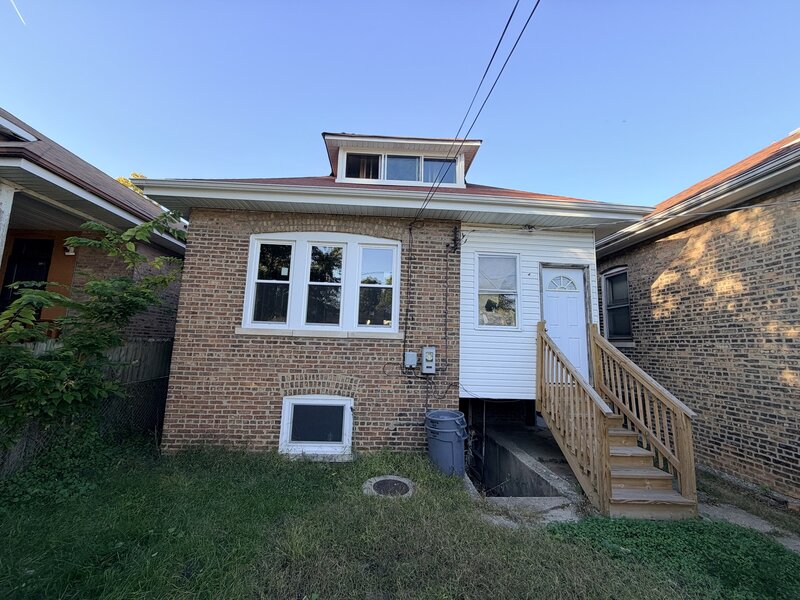 1745 E 85th Street Chicago IL 60617