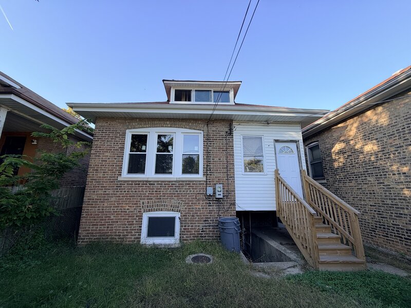 1745 E 85th Street Chicago IL 60617