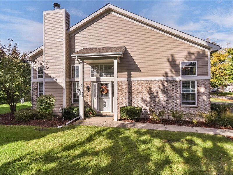 1521 Brittania Way Roselle IL 60172