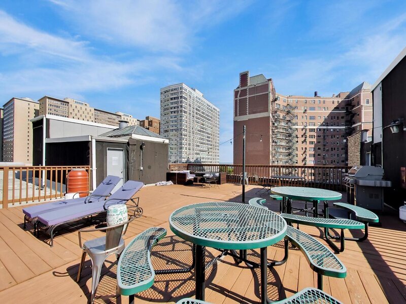 647 W Sheridan Road Chicago IL 60613