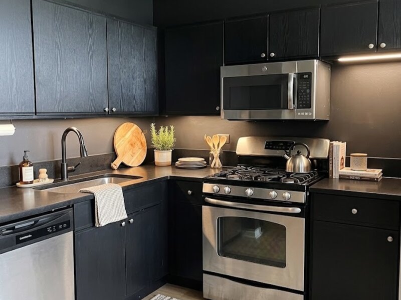 647 W Sheridan Road Chicago IL 60613