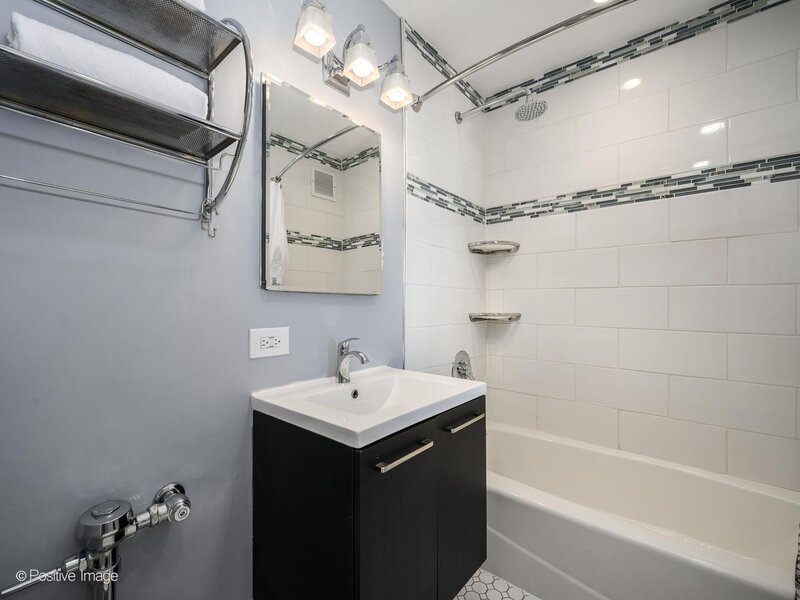 2909 N Sheridan Road Chicago IL 60657