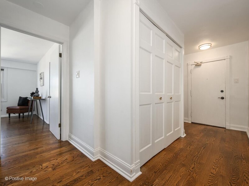 2909 N Sheridan Road Chicago IL 60657