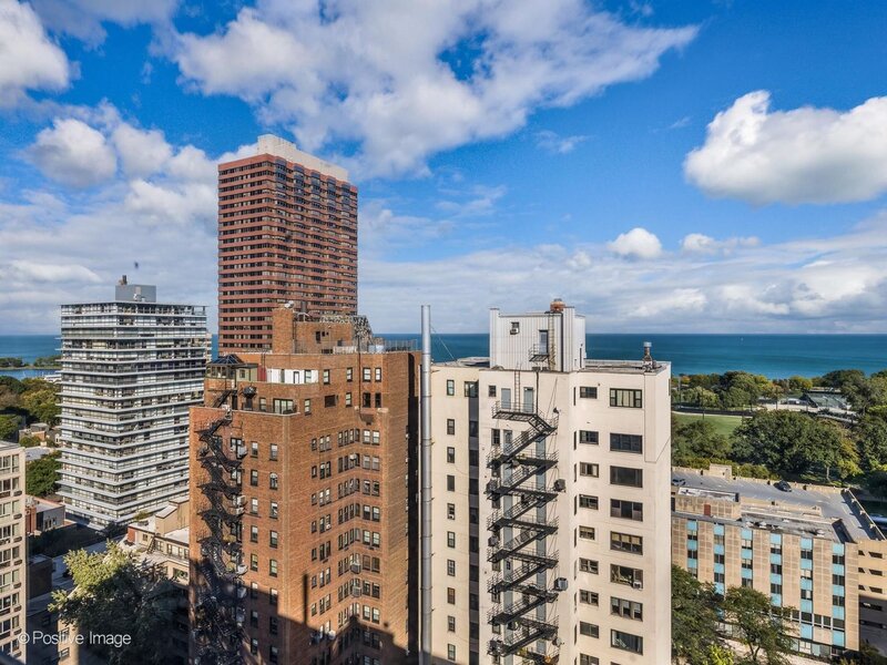 2909 N Sheridan Road Chicago IL 60657