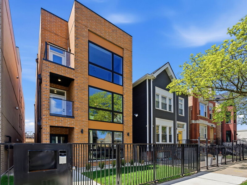 4132 S Calumet Avenue Chicago IL 60653