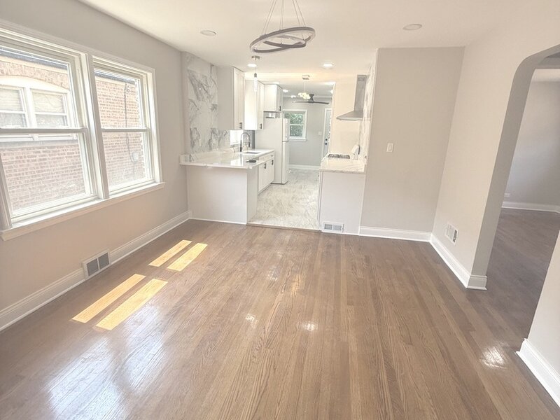 8926 S Paxton Avenue Chicago IL 60617