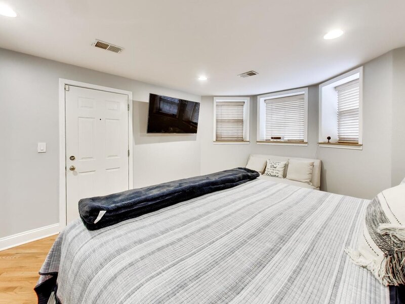 5201 S Blackstone Avenue Chicago IL 60615