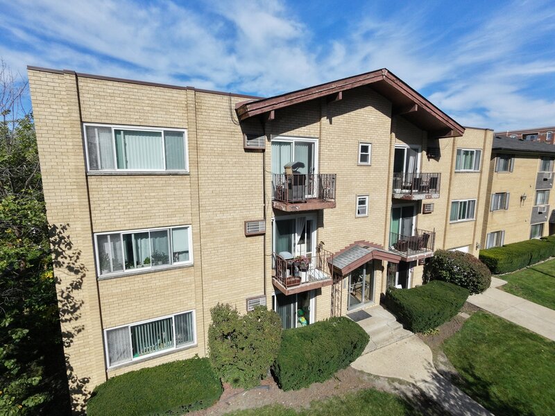 1354 E Washington Street Des Plaines IL 60016