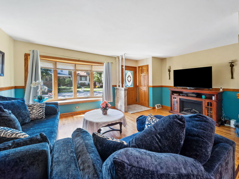 4723 N Kilbourn Avenue Chicago IL 60630