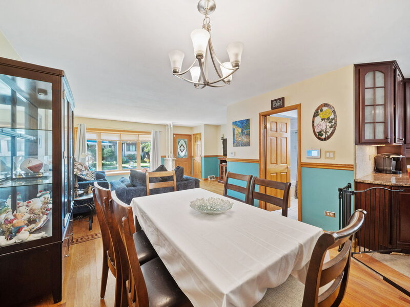 4723 N Kilbourn Avenue Chicago IL 60630
