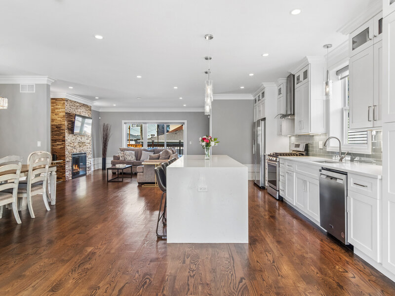 5808 W Waveland Avenue Chicago IL 60634