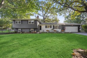 Photo of 8 College Road Naperville IL 60540