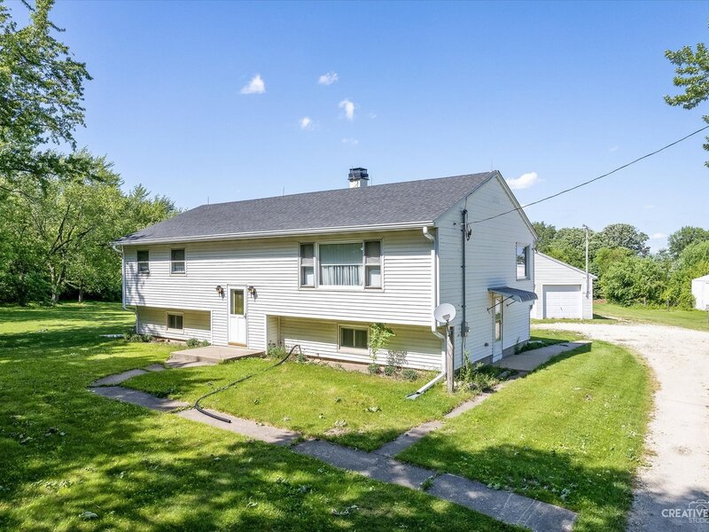 43 Us Highway 20 Hampshire IL 60140