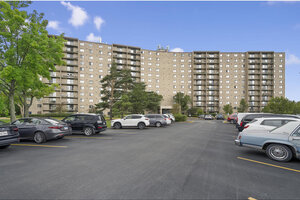 Photo of 6340 Americana Drive Willowbrook IL 60527 Unit 911