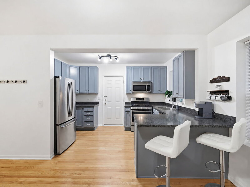6305 N Claremont Avenue Chicago IL 60659
