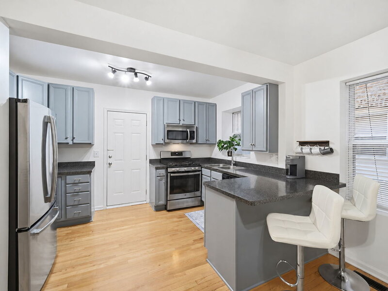 6305 N Claremont Avenue Chicago IL 60659