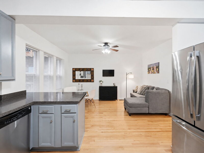 6305 N Claremont Avenue Chicago IL 60659